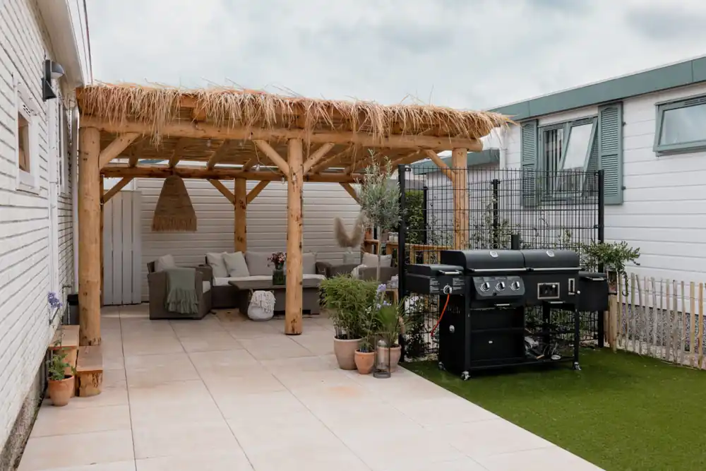 Douglas ronde palen veranda Harderwijk 540x450cm Weekendaanbieding