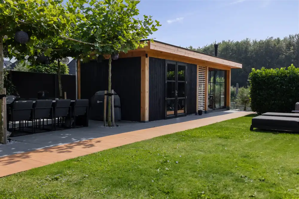 Op = Op Moderne veranda Lelystad 1040x390cm met glazen schuifwanden