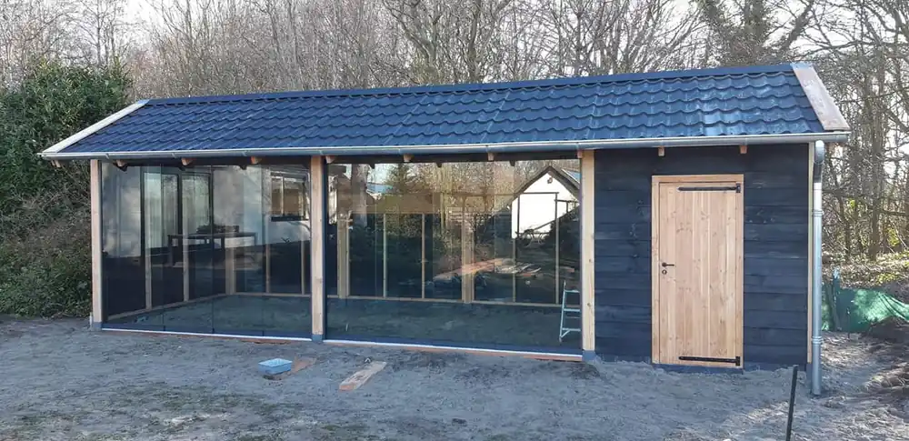 Express Levering Douglas kapschuur Lelystad 900x420cm