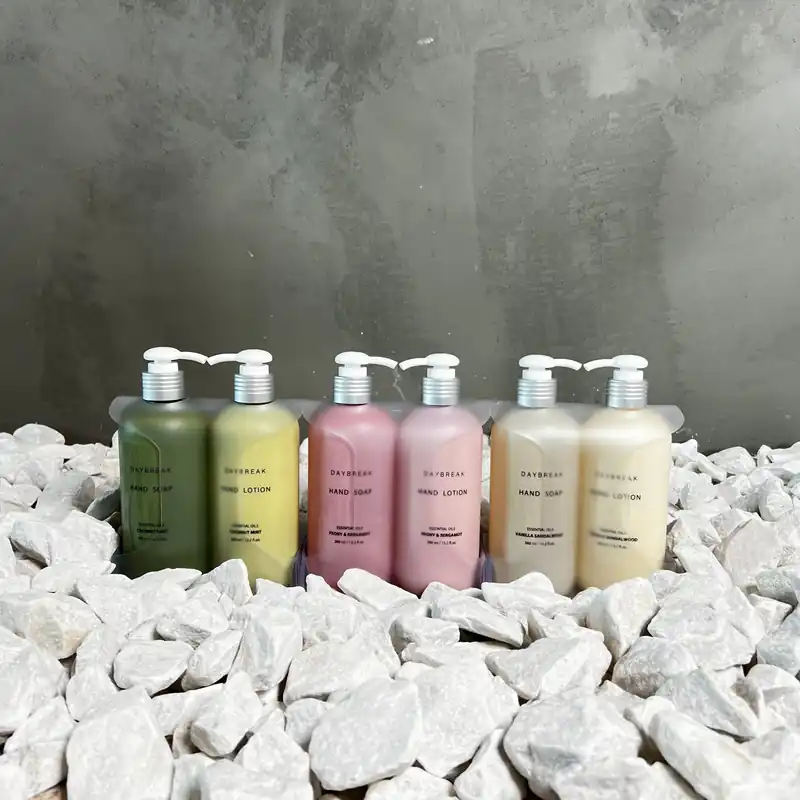 Gereduceerde Prijs Doos ? 12 stuks handzeep en handlotion (3 assorti)