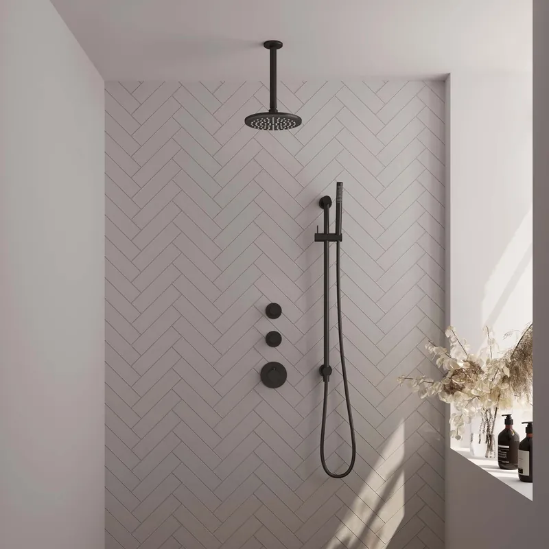 Brauer Black Carving Regendoucheset: Thermostatische Inbouwkraan met Stopkranen, Plafondarm, Douchekop 20cm, Glijstang met Wateruitlaat, Staafhanddouche & Doucheslang - Set 17 - Geribbeld Draaiknoppen - Mat Zwart Exclusieve Aanbieding