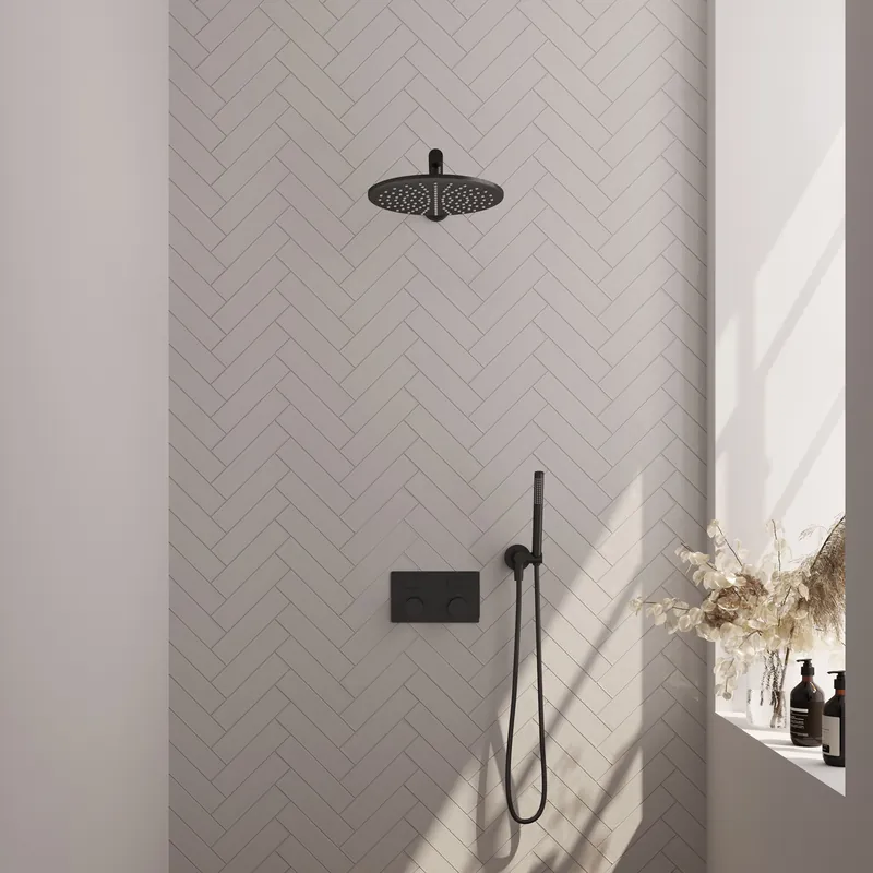 Must-Have Brauer Black Carving Regendoucheset: Thermostatische Inbouwkraan met Drukknoppen, Rechte Wandarm, Douchekop 30cm, Wandhouder met Wateruitlaat, Staafhanddouche & Doucheslang - Set 50 - Geribbeld Draaiknoppen - Mat Zwart