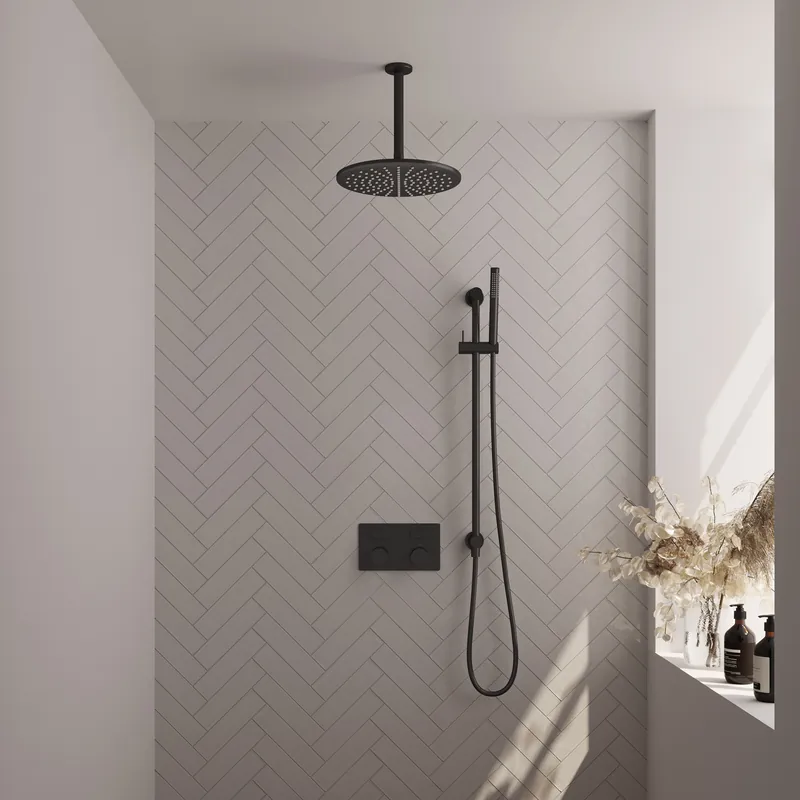 Must-Have Brauer Black Carving Regendoucheset: Thermostatische Inbouwkraan met Drukknoppen, Plafondarm, Douchekop 30cm, Glijstang met Wateruitlaat, Staafhanddouche & Doucheslang - Set 66 - Geribbeld Draaiknoppen - Mat Zwart