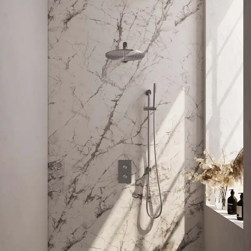 Brauer Brushed Carving Regendoucheset: Thermostatische Inbouwkraan met 3-Weg Omstel, Rechte Wandarm, Douchekop 30cm, Glijstang met Wateruitlaat, Staafhanddouche & Doucheslang - Set 38 - Geribbeld Draaiknoppen - PVD - Geborsteld RVS Betrouwbaar