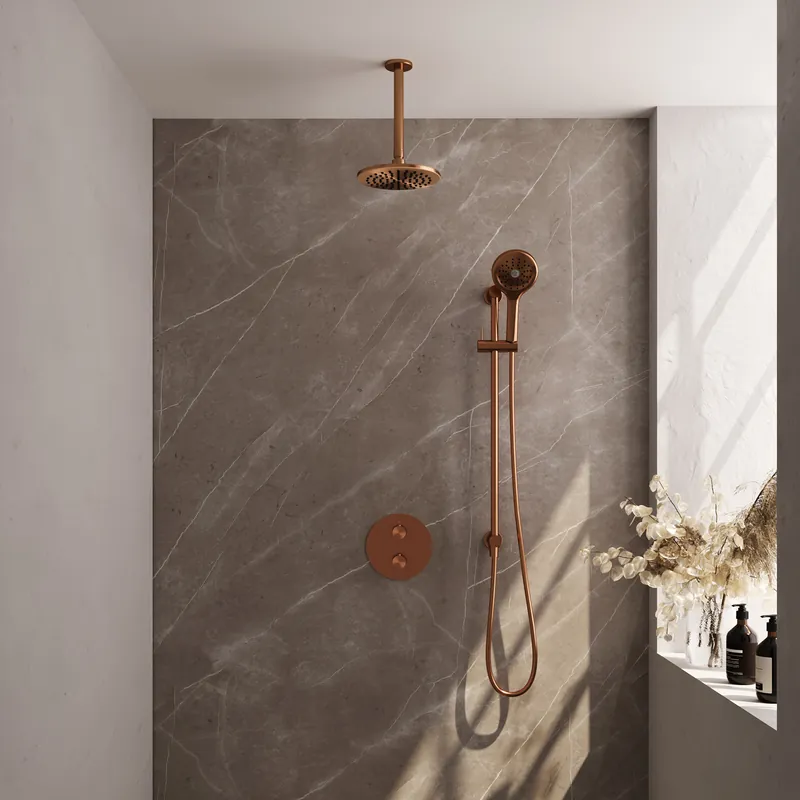 Tijdelijk Beschikbaar Brauer Copper Carving Regendoucheset: Thermostatische Inbouwkraan met 3-Weg Omstel, Plafondarm, Douchekop 20cm, Geintegreerde Glijstang, 3-Standen Handdouche & Doucheslang - Set 95 - Draaiknoppen - Geborsteld Koper