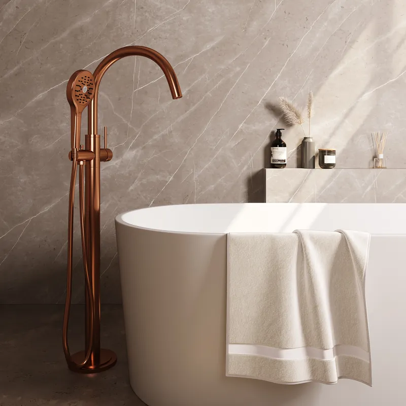Brauer Copper Carving Vrijstaande Badkraan met 3-Standen Handdouche & Doucheslang - Set 2 - Geribbeld Hendel - PVD - PVD - Geborsteld Koper Bestseller