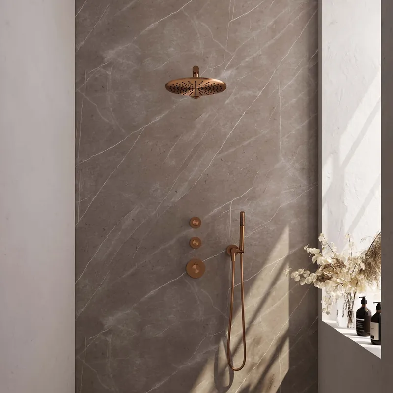 Bestseller Brauer Copper Editon Regendoucheset: Thermostatische Inbouwkraan met Stopkranen, Rechte Wandarm, Douchekop 30cm, Wandhouder met Wateruitlaat, Staafhanddouche & Doucheslang - Set 2 - Draaiknoppen - PVD - Geborsteld Koper