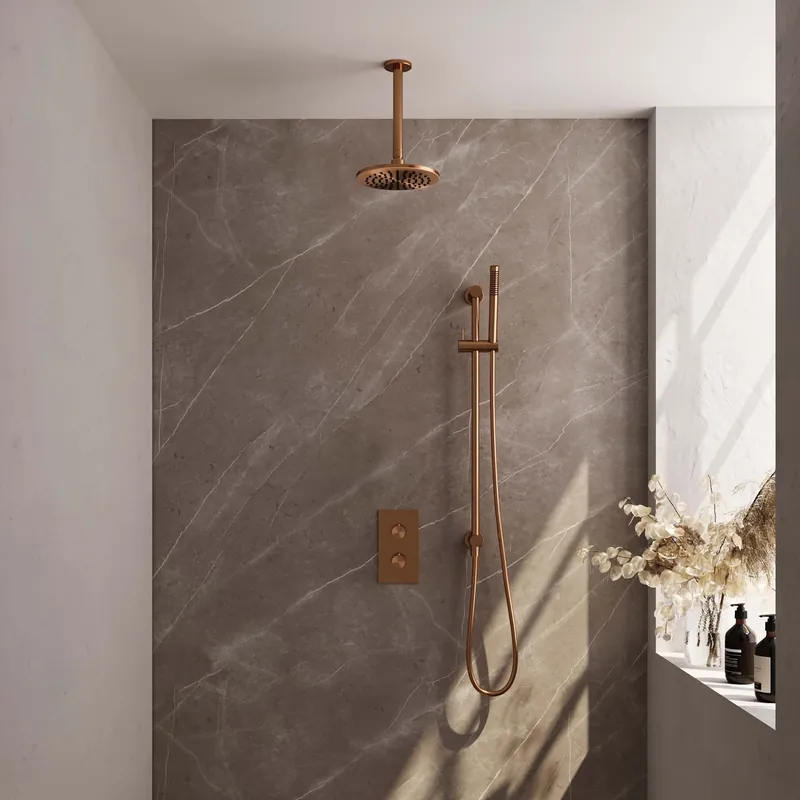 Uitverkoop Brauer Copper Editon Regendoucheset: Thermostatische Inbouwkraan met 3-Weg Omstel, Plafondarm, Douchekop 20cm, Glijstang met Wateruitlaat, Staafhanddouche & Doucheslang - Set 41 - Draaiknoppen - PVD - Geborsteld Koper