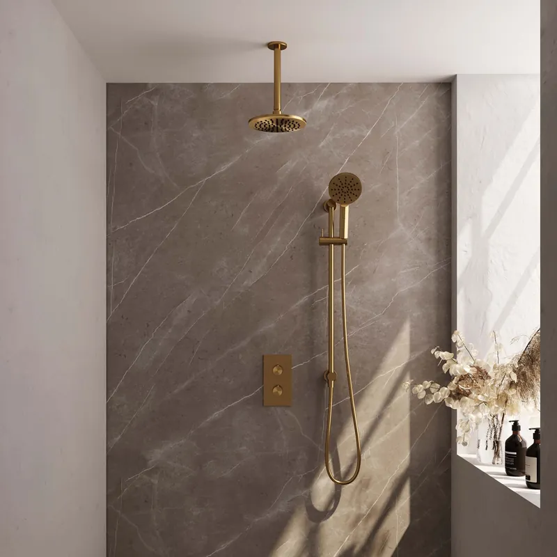 Korting Brauer Gold Carving Regendoucheset: Thermostatische Inbouwkraan met 3-Weg Omstel, Plafondarm, Douchekop 20cm, Glijstang met Wateruitlaat, 3-Standen Handdouche & Doucheslang - Set 47 - Geribbeld Draaiknoppen - PVD - Geborsteld Goud