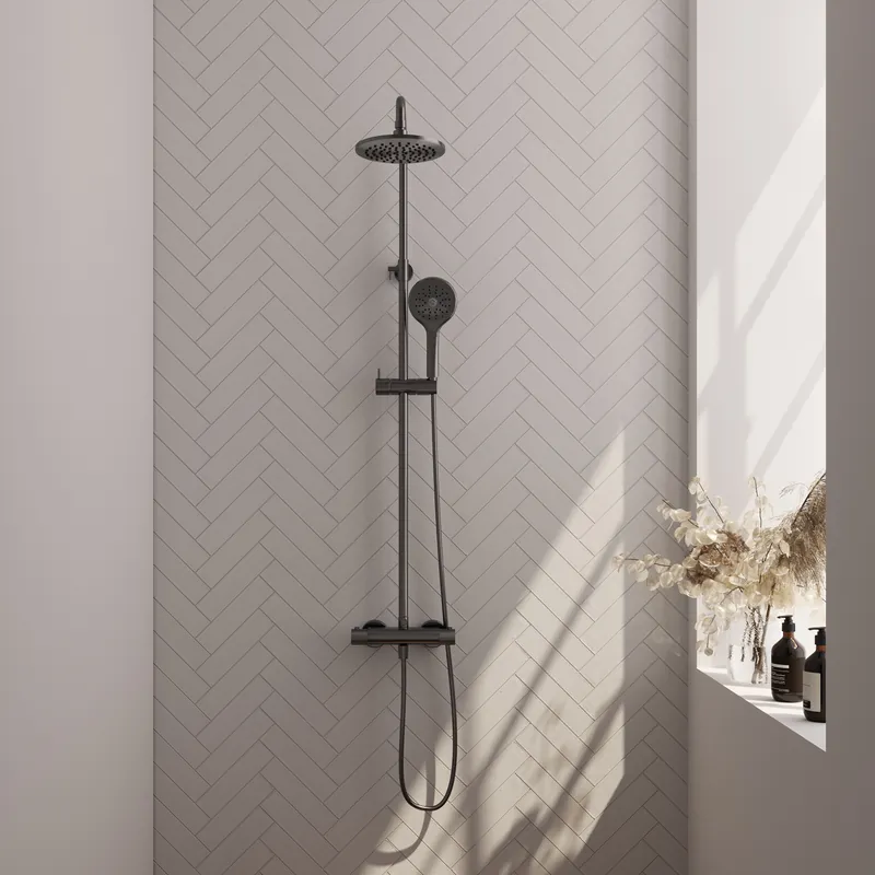 Brauer Gunmetal Carving Regendoucheset: Thermostatische Opbouwkraan met Stijgbuis, Douchekop 30cm, Staafhanddouche & Doucheslang - Set 3 - Geribbeld Draaiknoppen - PVD - Geborsteld Gunmetal Nu Kopen