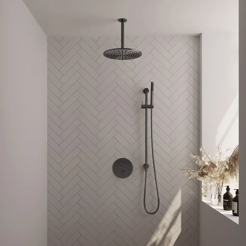 Gratis Retour Brauer Gunmetal Carving Regendoucheset: Thermostatische Inbouwkraan met 3-Weg Omstel, Plafondarm, Douchekop 30cm, Geintegreerde Glijstang, Staafhanddouche & Doucheslang - Set 90 - Draaiknoppen - Geborsteld Gunmetal