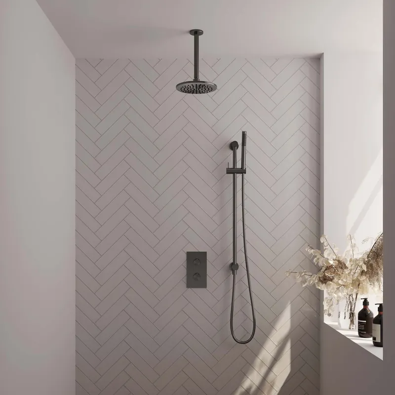 Veilige Betaling Brauer Gunmetal Editon Regendoucheset: Thermostatische Inbouwkraan met 3-Weg Omstel, Plafondarm, Douchekop 20cm, Glijstang met Wateruitlaat, Staafhanddouche & Doucheslang - Set 41 - Draaiknoppen - PVD - Geborsteld Gunmetal